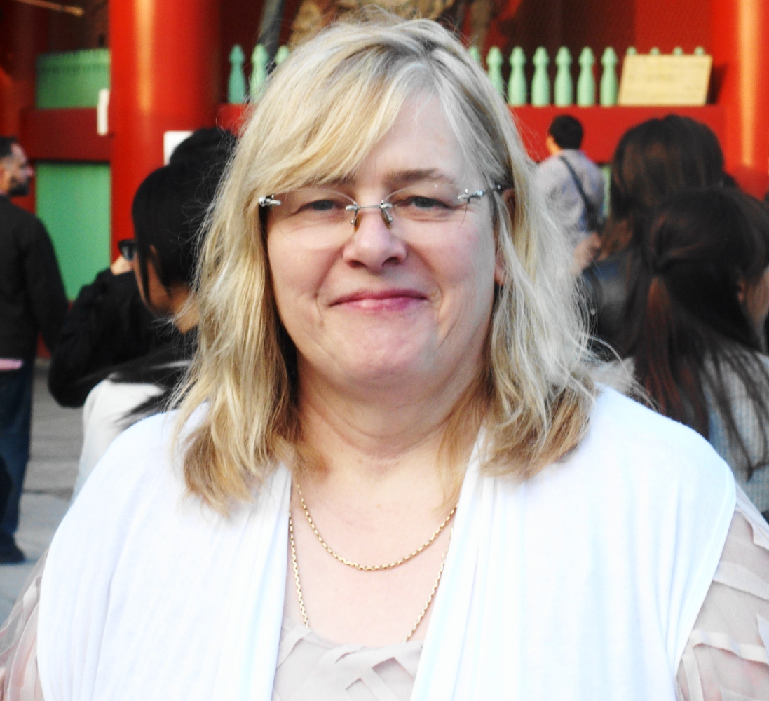 Portrait Image - lesley blackburn