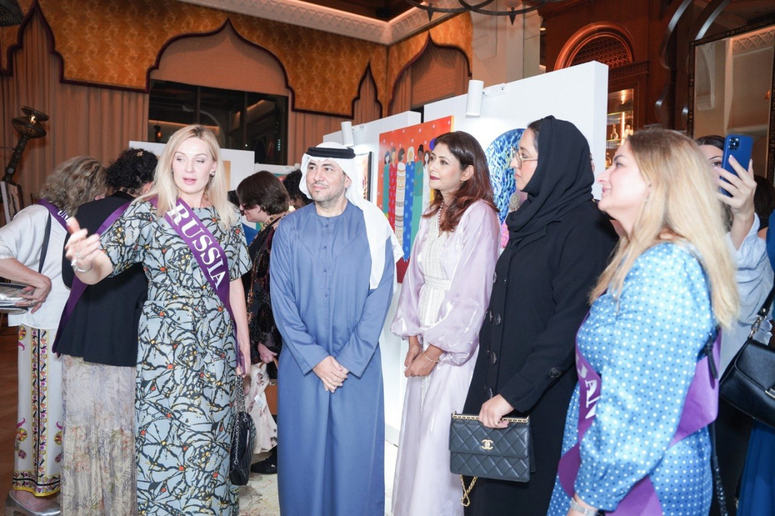 Art Connects Women, Dubai