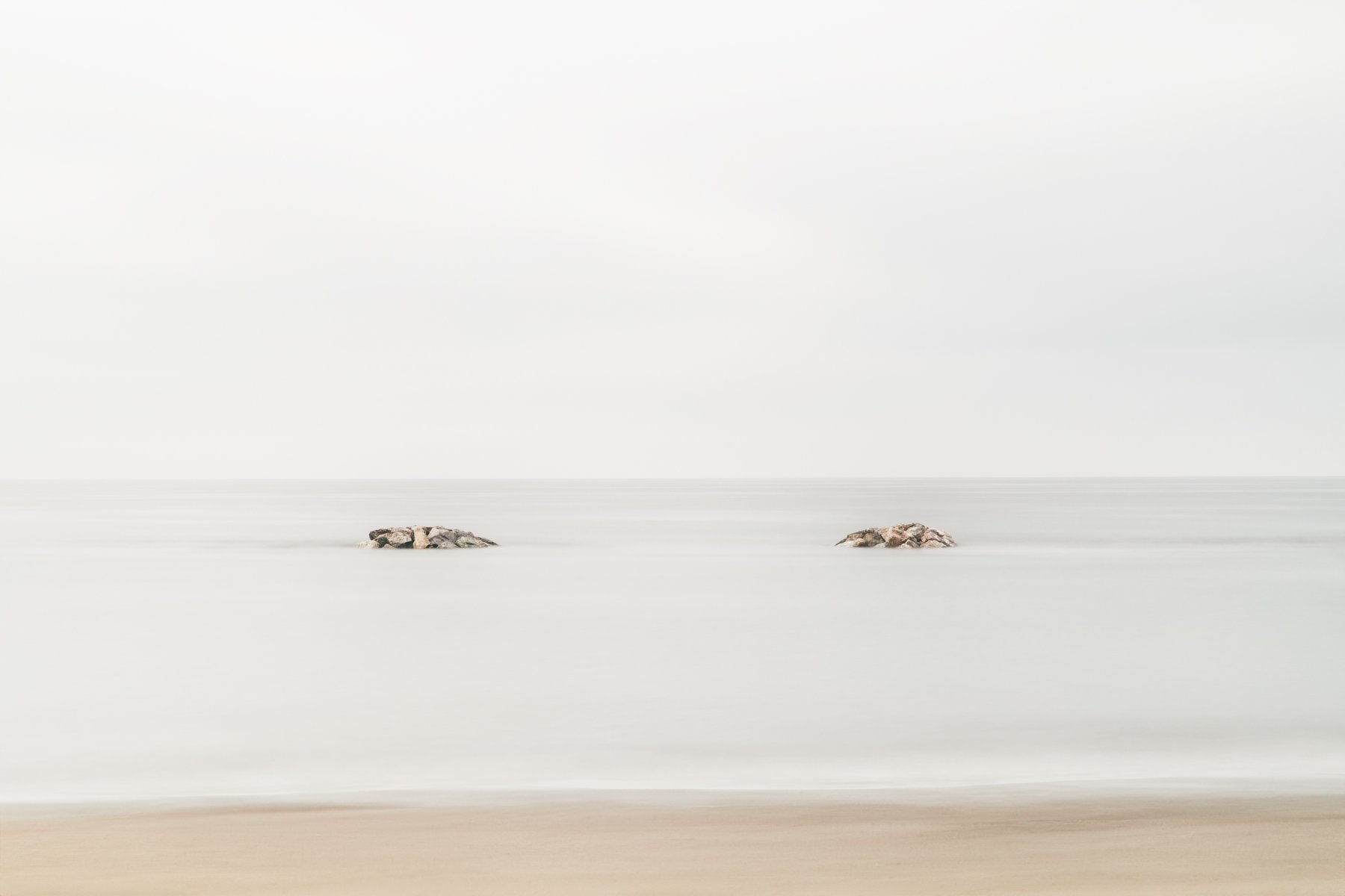 Two rocks emerging from the Tyrrhenian Sea (studio 3)